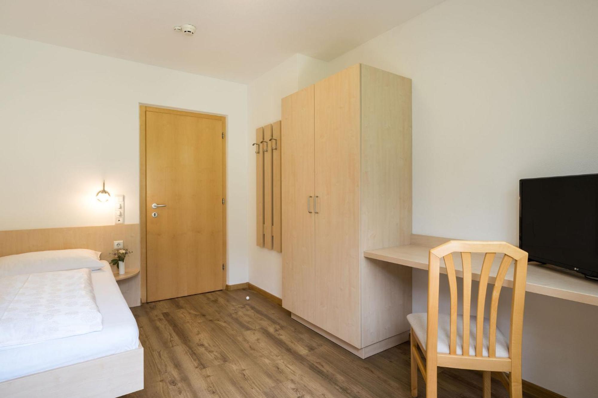 Garni Schorneck Bed & Breakfast Brunico Eksteriør bilde