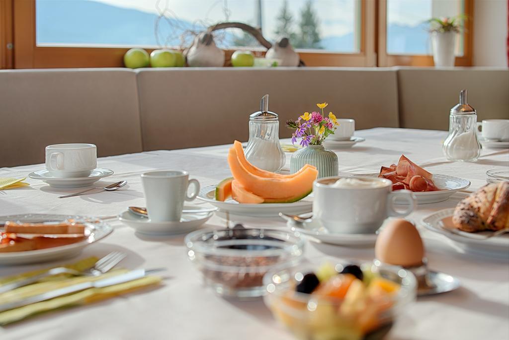 Garni Schorneck Bed & Breakfast Brunico Eksteriør bilde
